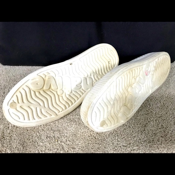 Woman’s white w9 native shoes - Picture 2 of 2